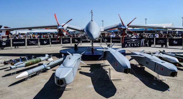 Türk SİHA'ları Rusya'yı çevreliyor! Avrupa ülkeleri üstün özellikli Bayraktar TB2 için sıraya dizildi