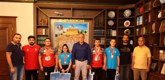 Başkan Savran, başarılı haltercileri ödüllendirdi