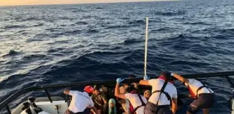 Muğla haberi... Datça'da 3 Türk vatandaşı ile 186 kaçak göçmen kurtarıldı