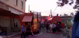 Son dakika haberi... Erbil'deki Şeyhallah Çarşısında çıkan yangında bazı dükkanlar yandı