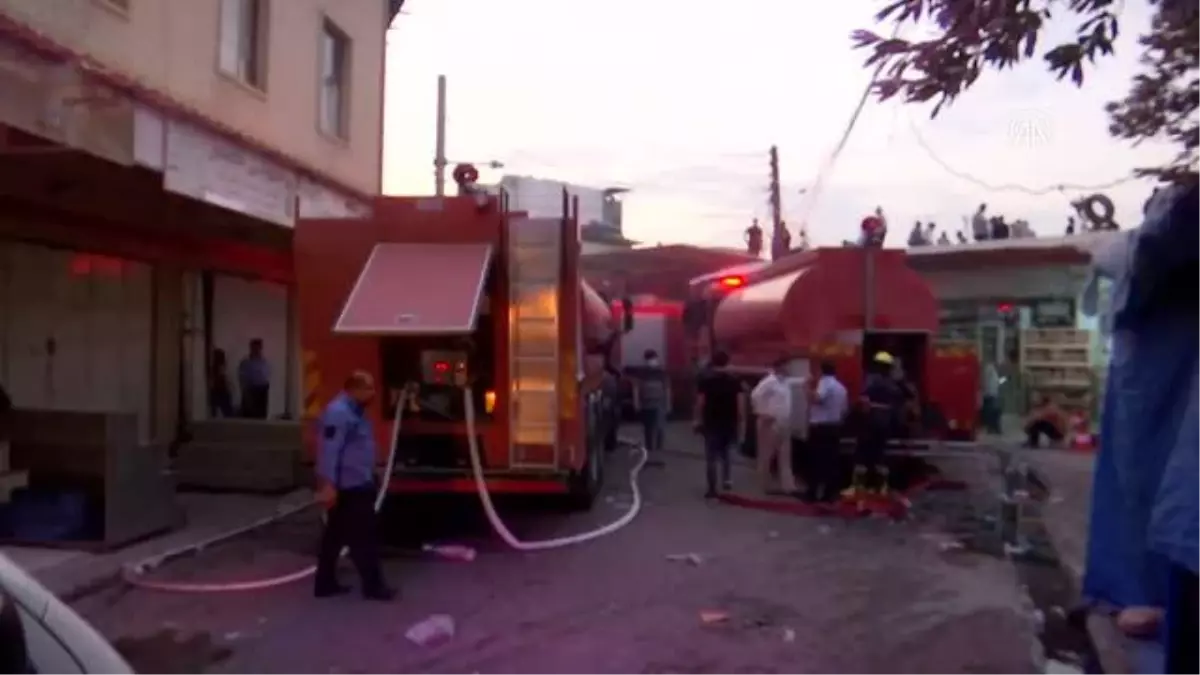 Son dakika haberi... Erbil'deki Şeyhallah Çarşısında çıkan yangında bazı dükkanlar yandı