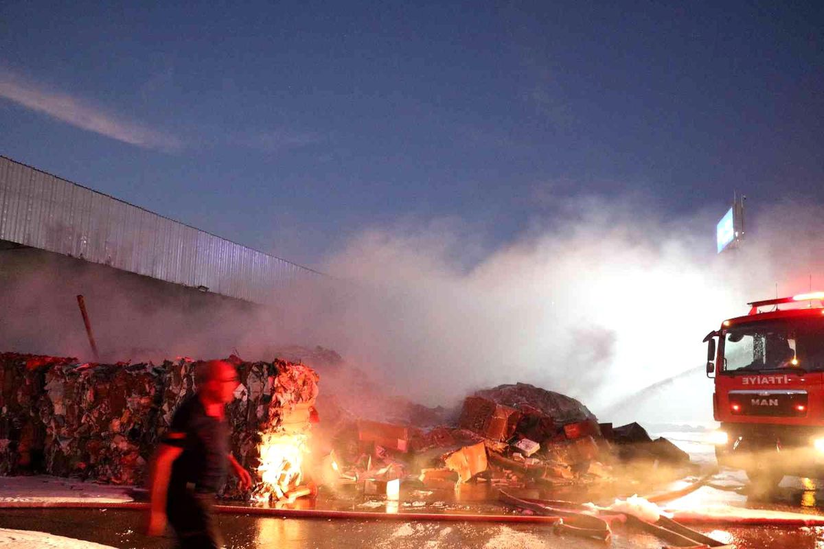 Kahramanmaraş 3. sayfa haberi... Kahramanmaraş'ta fabrika yangını