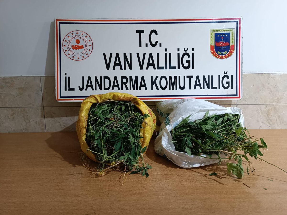 Van gündem haberi: Van'da 17 kilo 400 gram kubar esrar ele geçirildi