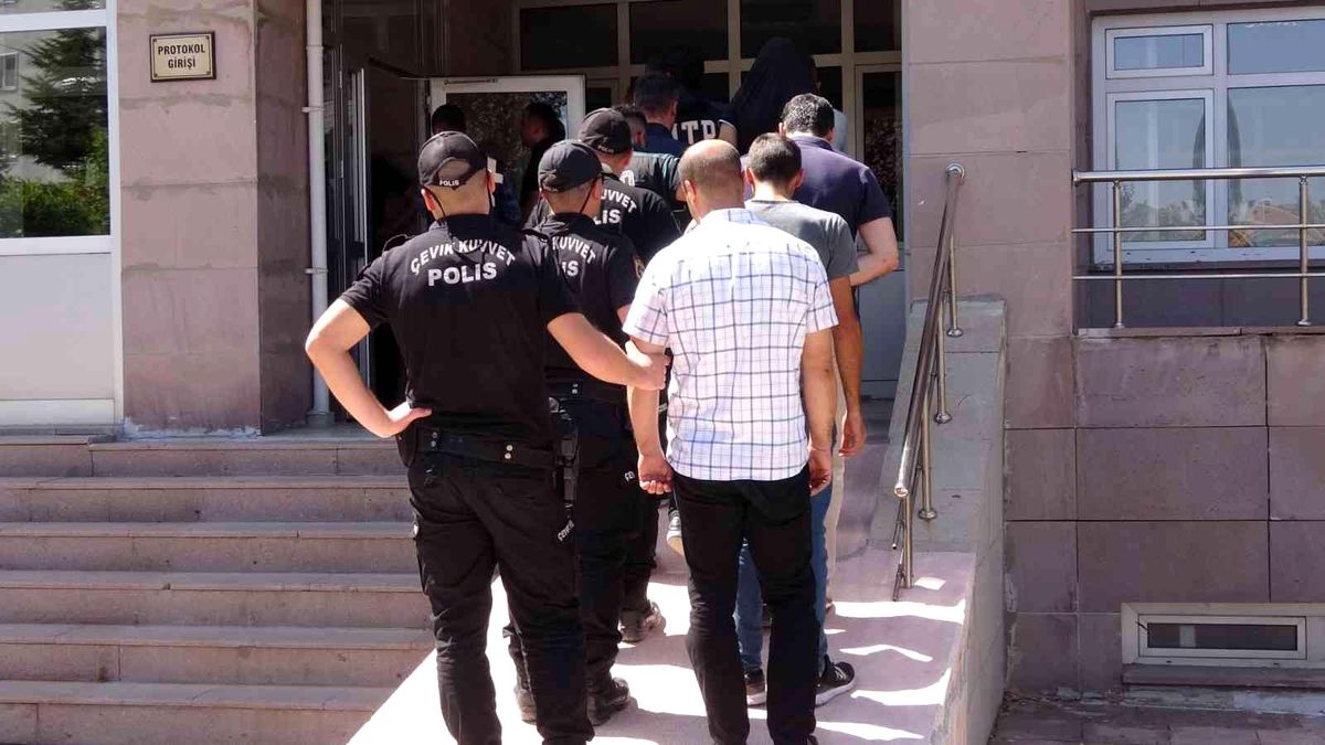 Yozgat gündem haberi | Yozgat merkezli uyuşturucu operasyonunda yakalanan 32 zanlıdan 13'ü tutuklandı