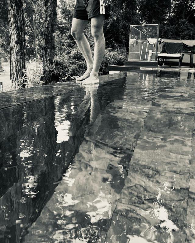 Demet Özdemir ve Oğuzhan Koç balayına çıktı! Yeni gelin bikinili pozlarıyla hayran bıraktı