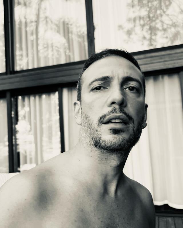 Demet Özdemir ve Oğuzhan Koç balayına çıktı! Yeni gelin bikinili pozlarıyla hayran bıraktı