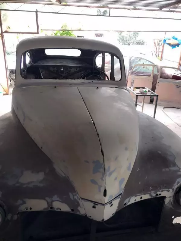 'Evladı gibi' gördüğü 75 yaşındaki otomobilini, 2 eve değişmedi