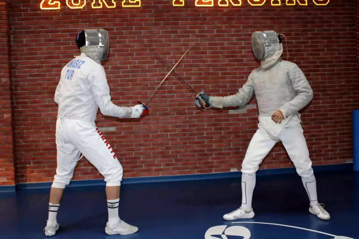 Bingöl haber! Genç yaşında elde ettiği başarılar ile eskrim sporunda adını tarihe yazdırıyor