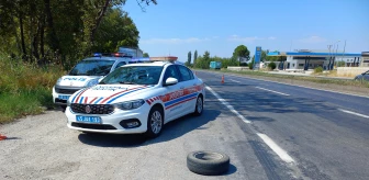 Son dakika haber! Manisa'da otomobilden fırlayan lastiğin isabet ettiği polis memuru yaralandı