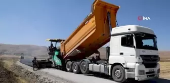 Van yerel haberleri... Van Büyükşehir Belediyesi'nden yol asfaltlama çalışması