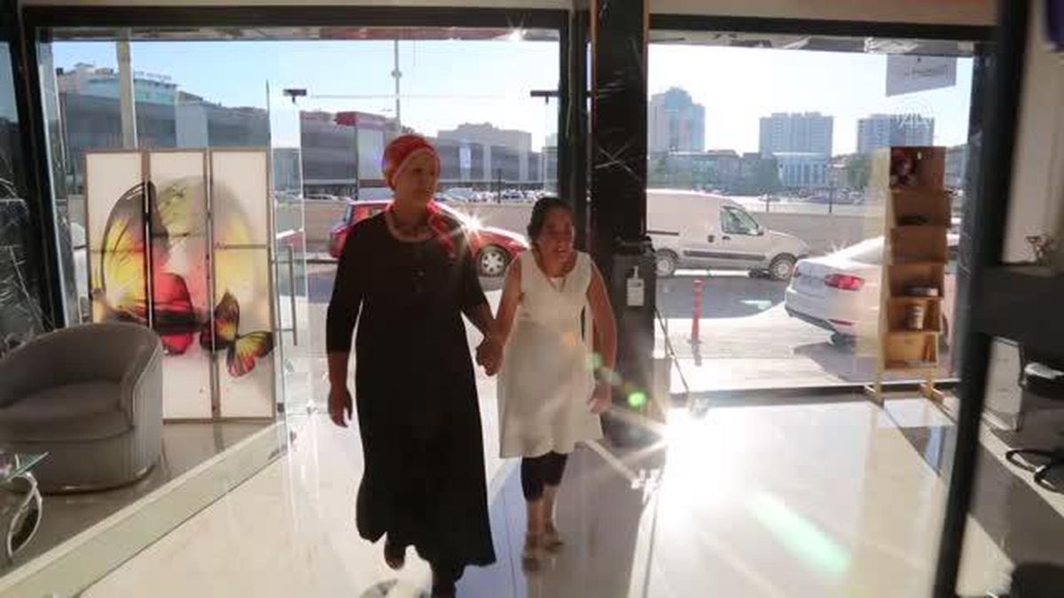 Zihinsel engelli Dilek'in gelinlik giyme hayali gerçek oldu