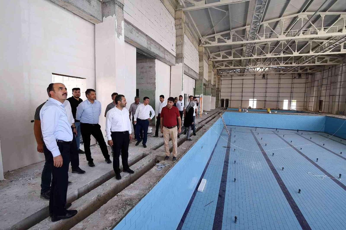 Zonguldak haber | Başkan Altay, Ereğli Yarı Olimpik Yüzme Havuzunu inceledi