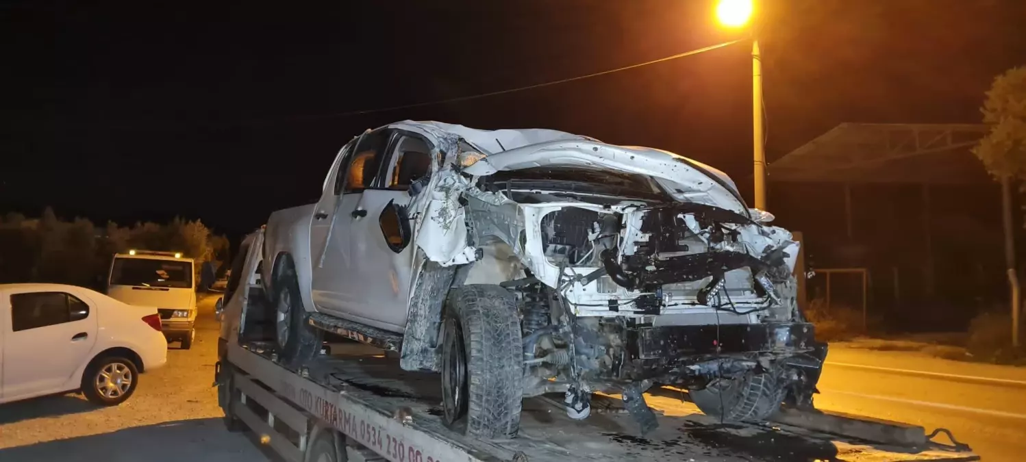 Bursa gündem haberleri | Bursa'da refüje çarpan otomobilin sürücüsü yaşamını yitirdi