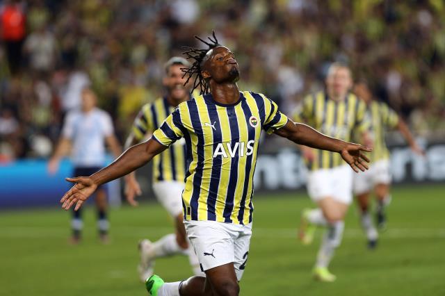 Kadıköy'de Batshuayi'nin gecesi! Fenerbahçe, Dinamo Kiev'i son dakikalarda devirdi