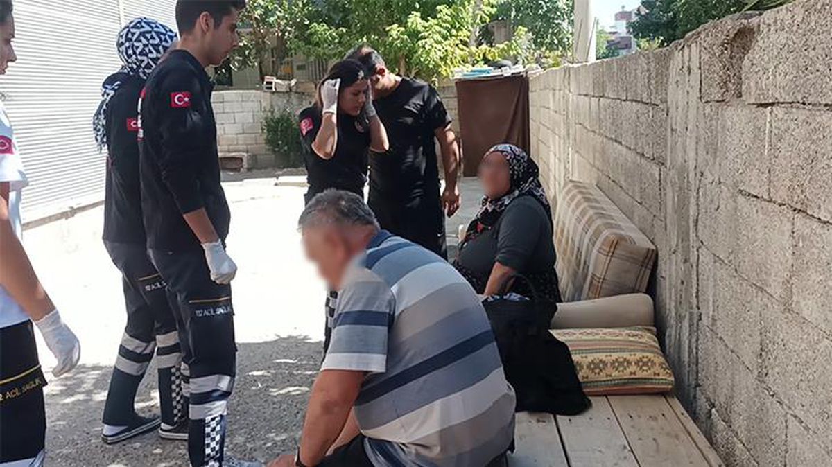 Öfkesine hakim olamayan genç önce annesini bıçakladı, sonra babasını dövdü! Nedeni akıllara zarar