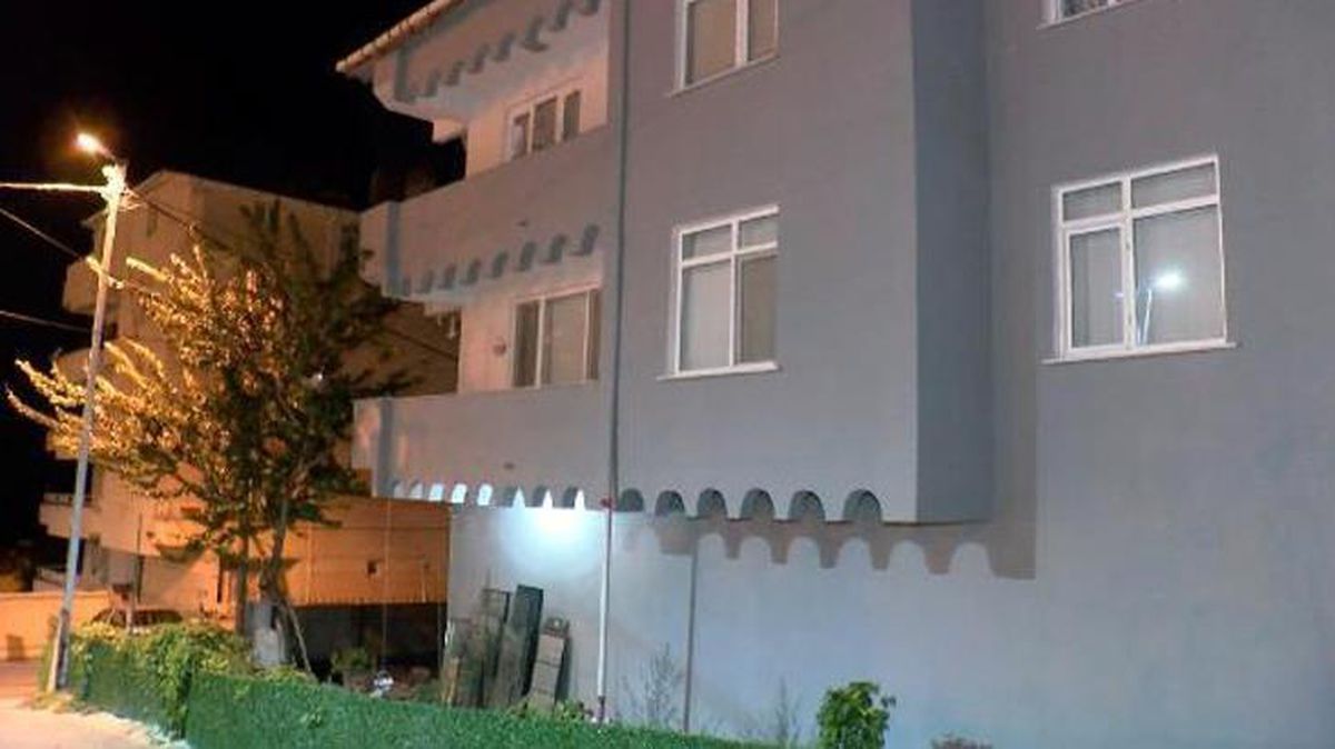 Balkondan düşüp öldüğü öne sürülen 2 yaşındaki kızın otopsi raporunda istismar belirtileri bulundu
