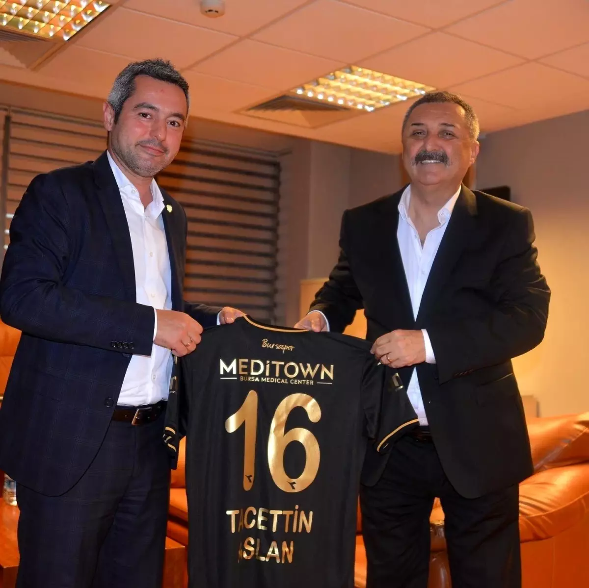 İl Emniyet Müdürü Tacettin Aslan, Bursaspor'u ziyaret etti