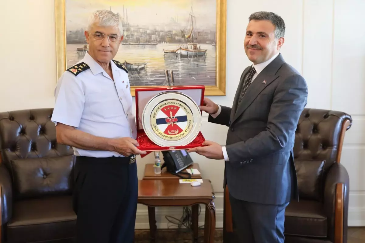 Düzce haber! Jandarma Genel Komutanı Orgeneral Çetin, Düzce'de ziyaretlerde bulundu