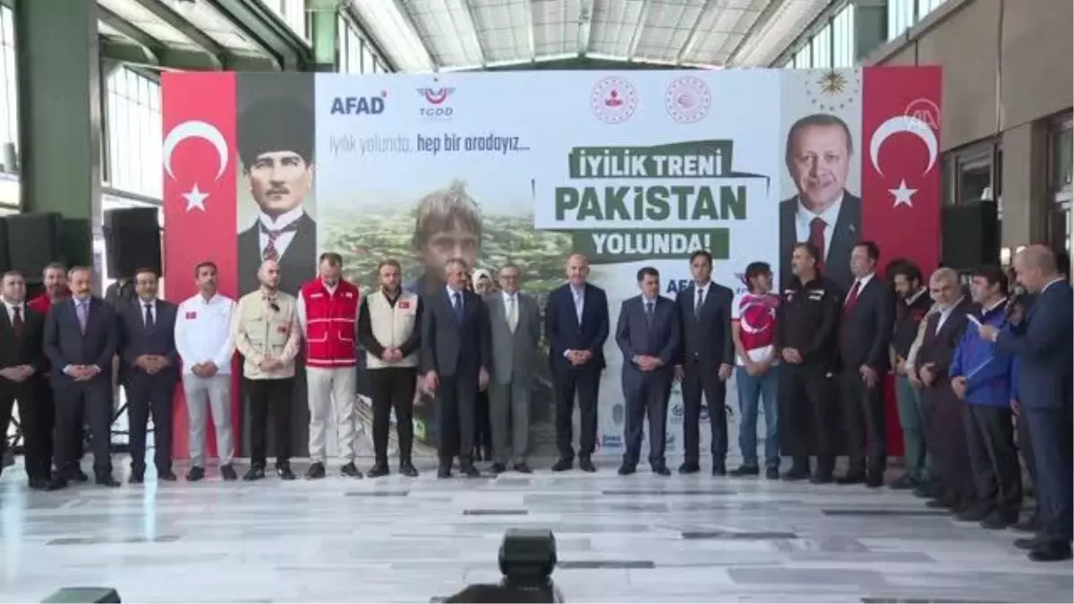 Pakistan'a yardım malzemesi taşıyan dördüncü 'İyilik Treni' törenle uğurlandı