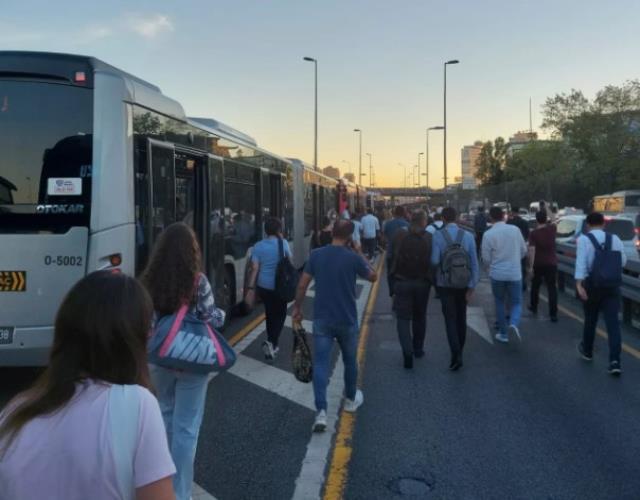 Son Dakika: İstanbul Valisi Ali Yerlikaya'dan Avcılar'daki metrobüs kazasına ilişkin ilk açıklama: 42 hemşehrimiz yaralandı