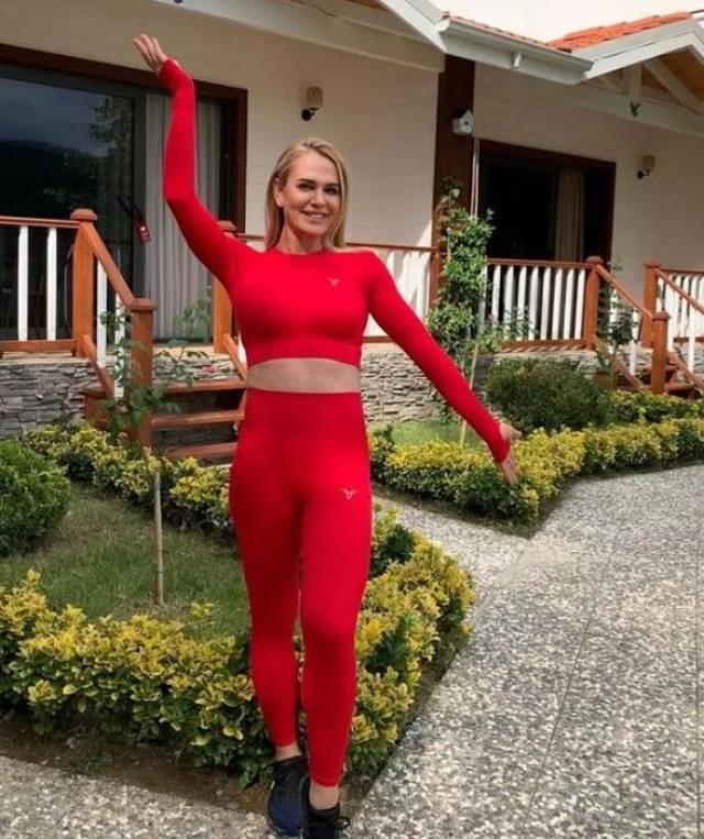 Survivor Nagihan Karadere bambaşka birine dönüştü, göğüs dekoltesi yıktı geçti: Bu sen olamazsın