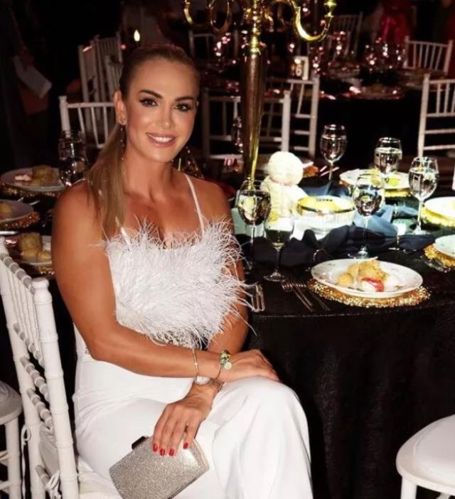 Survivor Nagihan Karadere bambaşka birine dönüştü, göğüs dekoltesi yıktı geçti: Bu sen olamazsın