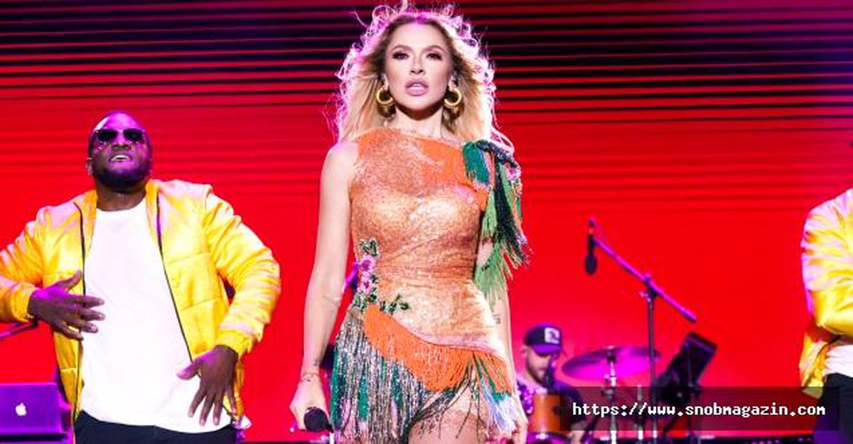 Hadise İstanbul Festival Park Kadıköy Sahnesi'nde İzleyenleri Büyüledi