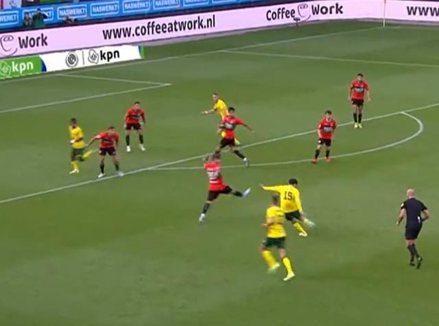 Hollanda'ya gitmeyi mi bekledin Oğzuhan! Attığı gol rakip futbolcuların bile ağzını açık bıraktı Hollanda'ya gitmeyi mi bekledin Oğzuhan! Attığı gol rakip futbolcuların bile ağzını açık bıraktı