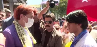 İYİ Parti Genel Başkanı Akşener esnaf ziyaretlerinde bulundu