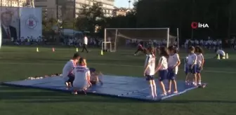 Kağıthane Belediyesi'nin düzenlediği Yaz Spor Okulu törenle sona erdi