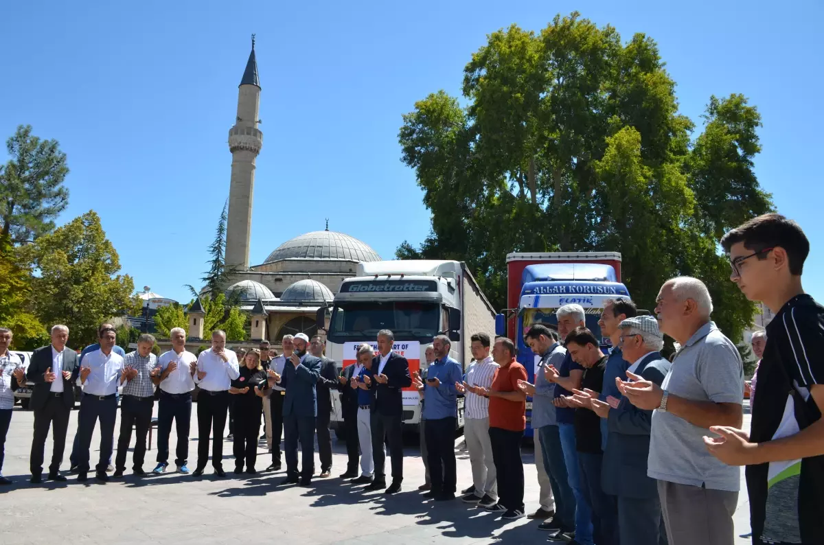 Son dakika haberi: Pakistan'daki sel bölgesine 2 yardım tırı gönderildi