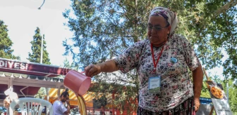 KIRKLARELİ - Köylü kadınlar yöresel lezzetleri tanıttı