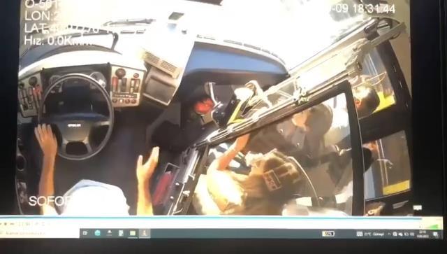 Metrobüs kazasından önce şoförün yardım talebi kamerada: Çok kötü oldum, bana ambulans çağırın
