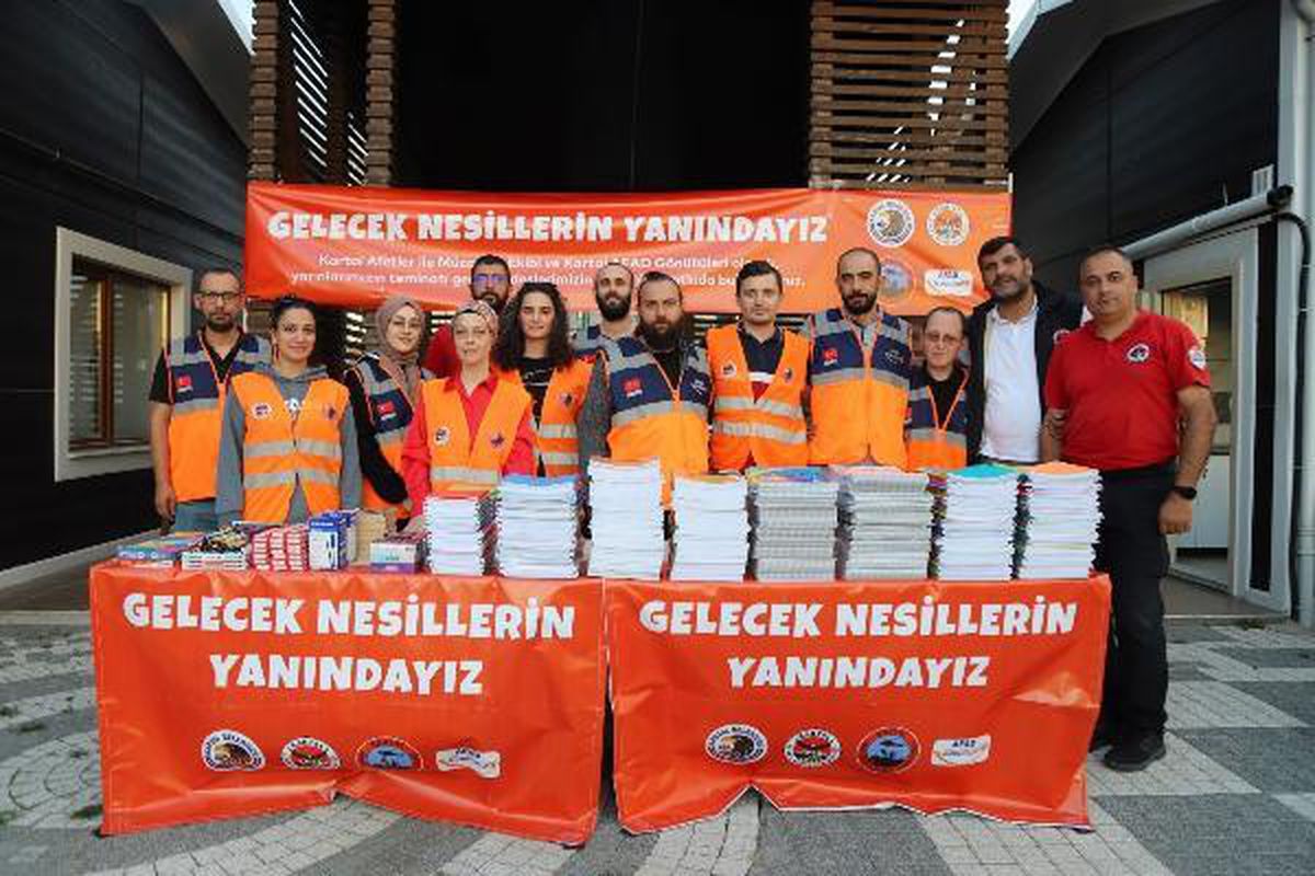 Erzurum haberleri... Sivil savunma ekiplerinden Erzincan, Ardahan ve Erzurum'daki okullara yardım
