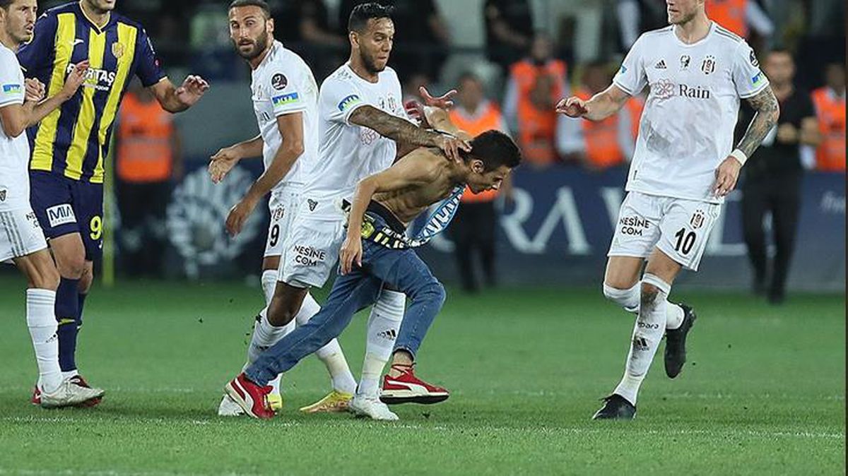 Son Dakika: Josef de Souza, 'Kendimi güvende hissetmiyorum' diyerek Beşiktaş'tan ayrılacağını açıkladı