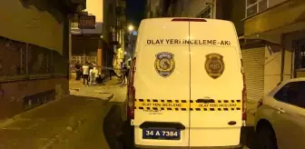 Bağcılar'da hareketli dakikalar: Husumetlisi olduğu ailenin apartmanına tüfekle ateş açtı