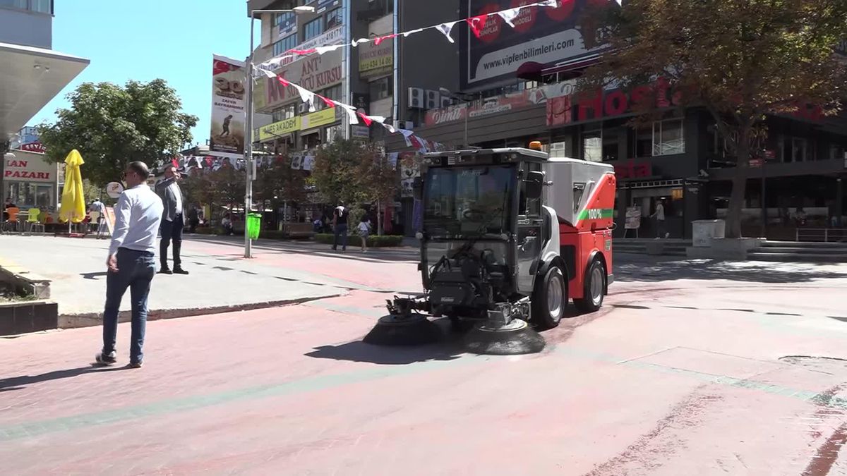Ankara haberleri | Çankaya Belediyesi'nden Çevre Dostu Süpürme Aracı