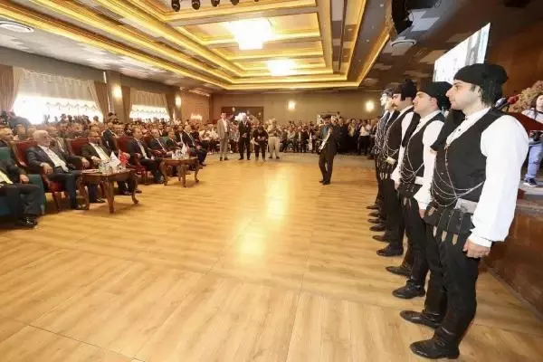 Fatih Erbakan: Ne masa başındakiler ile ne kasa başındakilerle kurtuluşa eremeyiz Fatih Erbakan: Ne masa başındakiler ile ne kasa başındakilerle kurtuluşa eremeyiz