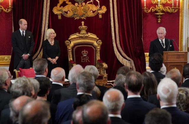 Kraliyet'te dengeler değişti! Saray'ın gözde gelini kayınvalidesi Prenses Diana'nın unvanını aldı Kraliyet'te dengeler değişti! Saray'ın gözde gelini kayınvalidesi Prenses Diana'nın unvanını aldı