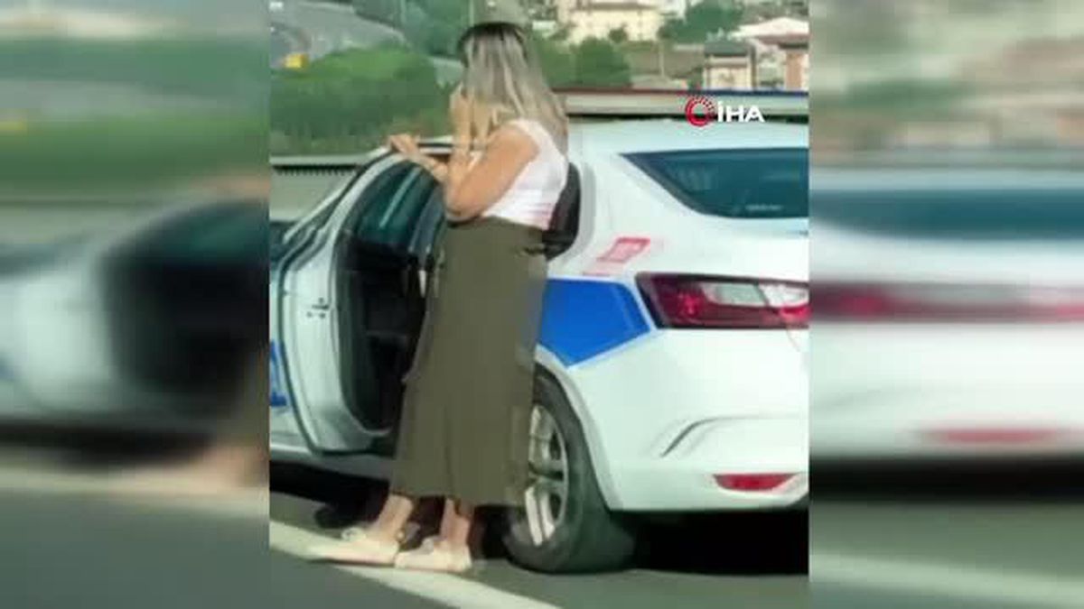 Otomobil yol üzerindeki lastik parçasına çarptı, 6 araç birbirine girdi
