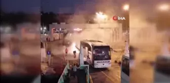 Üsküdar Vapur İskelesi'nde yanan yolcu dolu otobüs paniğe yol açtı