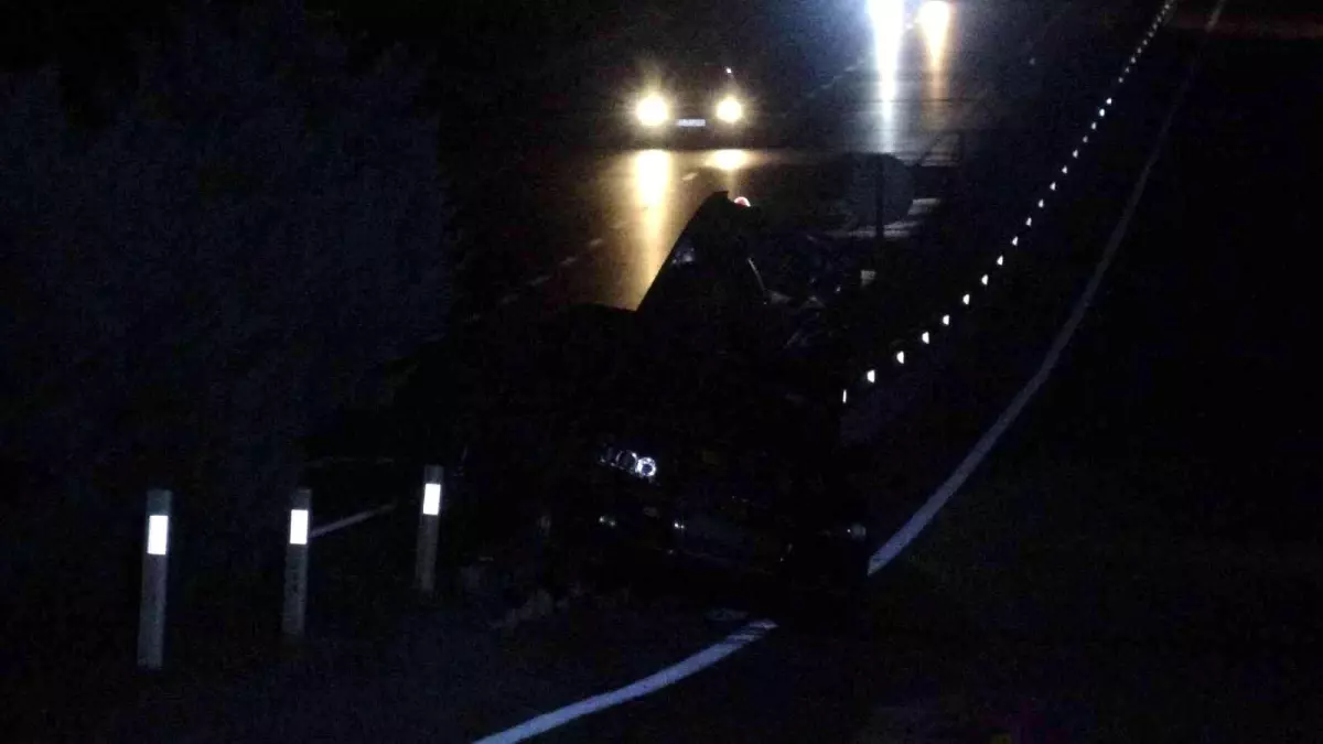 Son dakika haber... -Çanakkale'de feci kaza: Yolun karşısına geçmek isteyen kadına çok sayıda araç çarptı