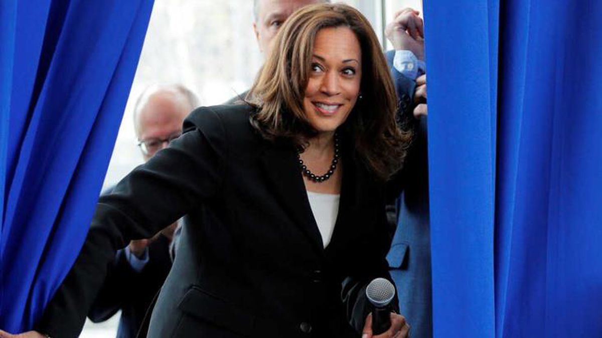 ABD Başkan Yardımcısı Kamala Harris'in kızı podyumda göğüslerini açtı