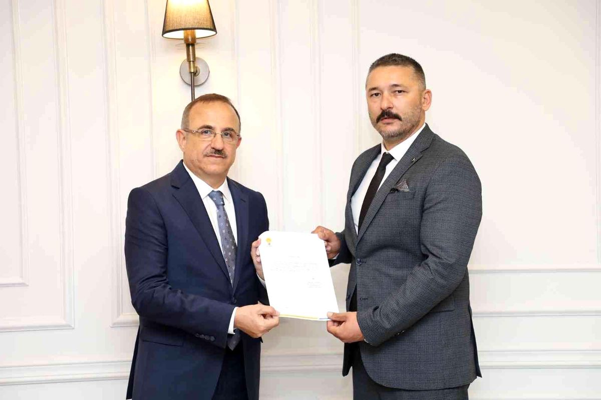 İzmir haberi: AK Parti Selçuk İlçe Başkanı Hakan Bayraklı oldu