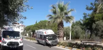 Ambulans park halindeki araca çarptı, sürücü ölümden saniyelerle kurtuldu