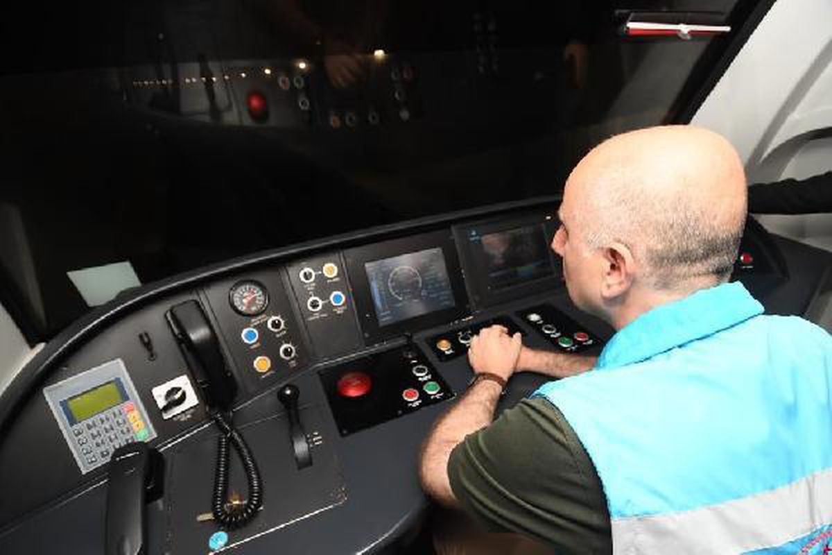 Bakan Karaismailoğlu, Pendik-Sabiha Gökçen Havalimanı metro hattında incelemelerde bulundu