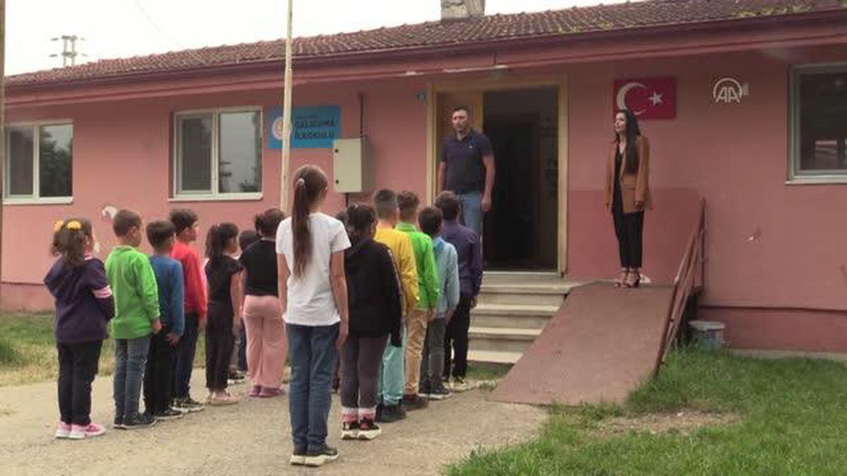 Öğrenciler okullarıyla buluştu