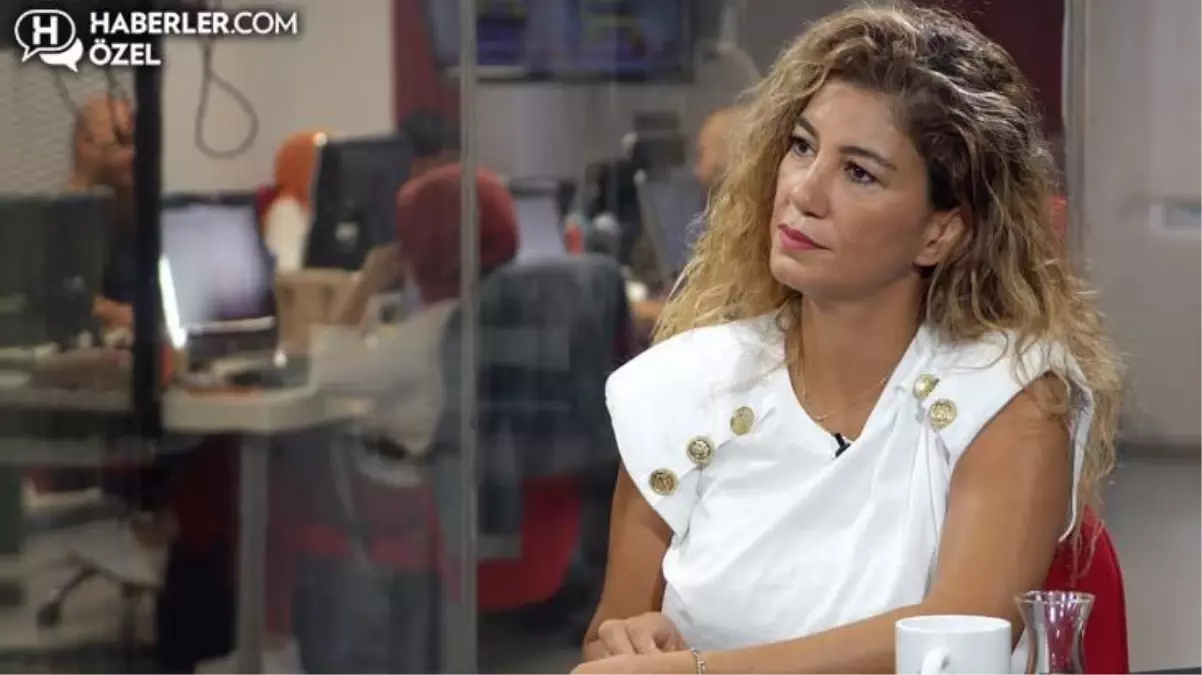 'Babam yüzünden çocukluğum çok travmatikti' diyen Nadide Sultan yaşadıklarını anlattı