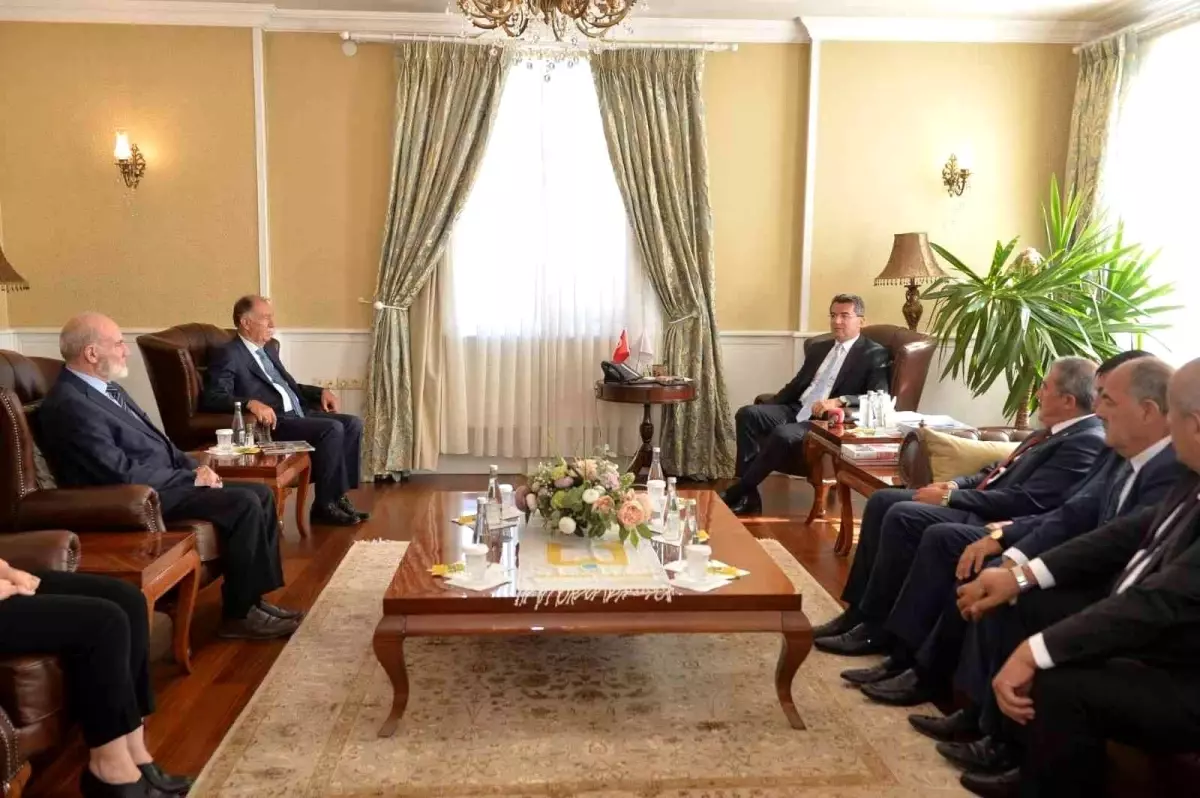 ESOB yönetimi ve yılın ahisinden Vali Memiş'e ziyaret