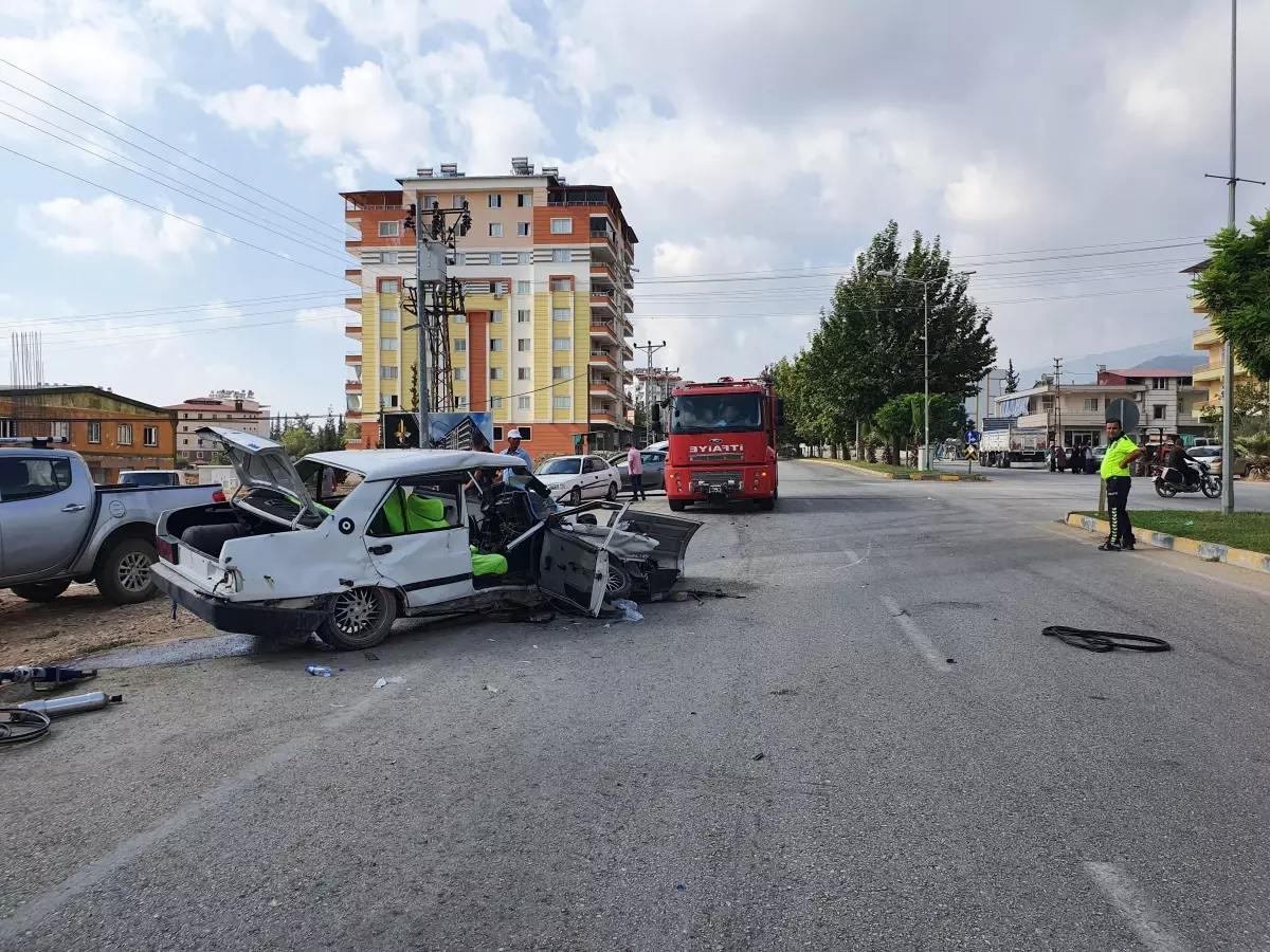Son dakika haber! Hatay'da iki otomobilin çarpıştığı kazada 7 kişi yaralandı